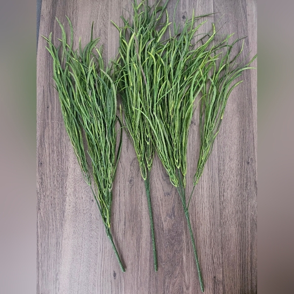 Artificial‎ Greenery Stems Set Of 3 Stems - Picture 1 of 7